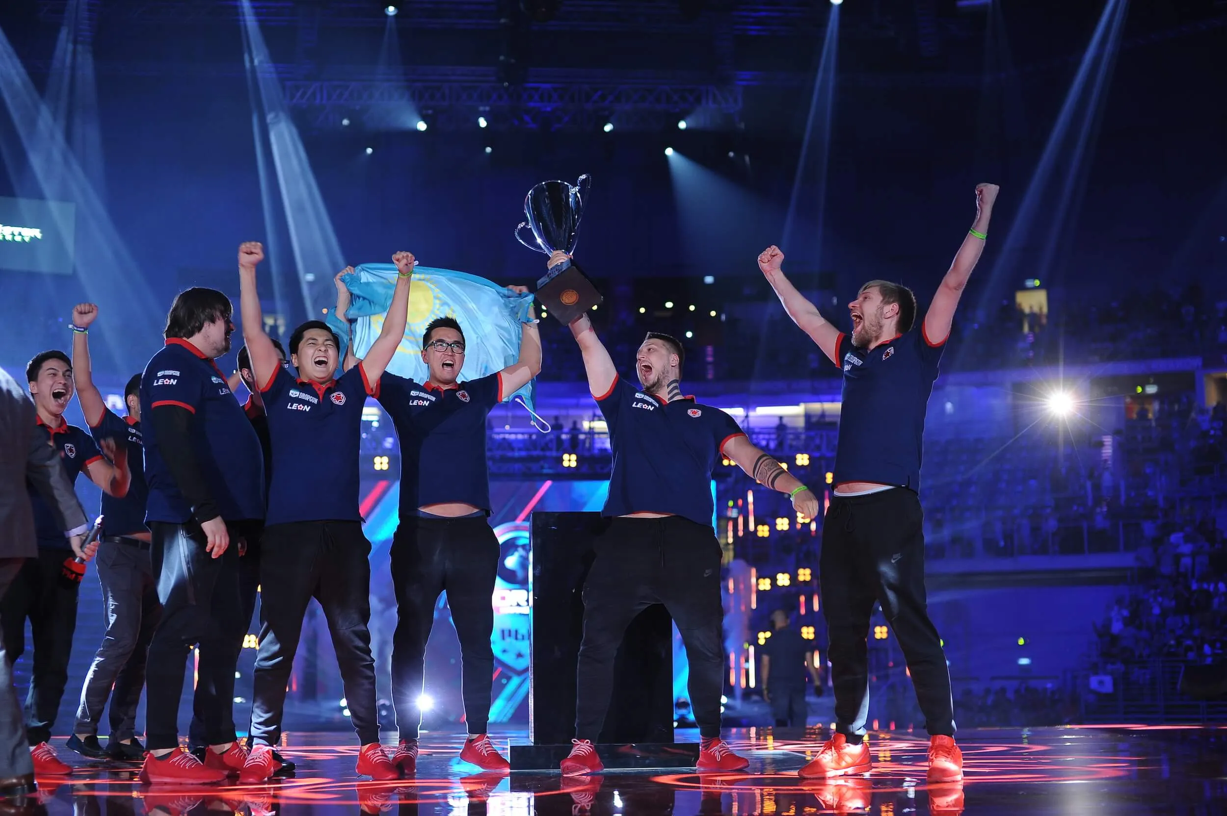 Тесленко с кубком