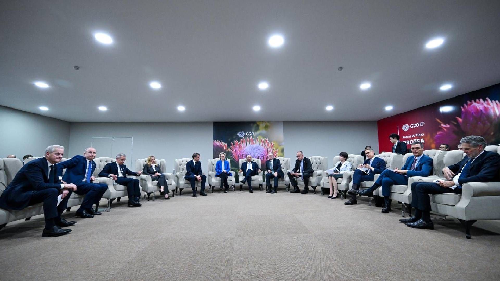 Европейцы собираются на спецсаммит по Украине Европейцы собираются на спецсаммит по Украине