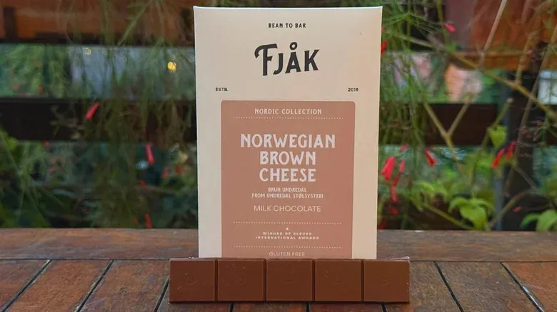 Шоколад с коричневым сыром Fjåk Норвегия самый странный шоколад в мире