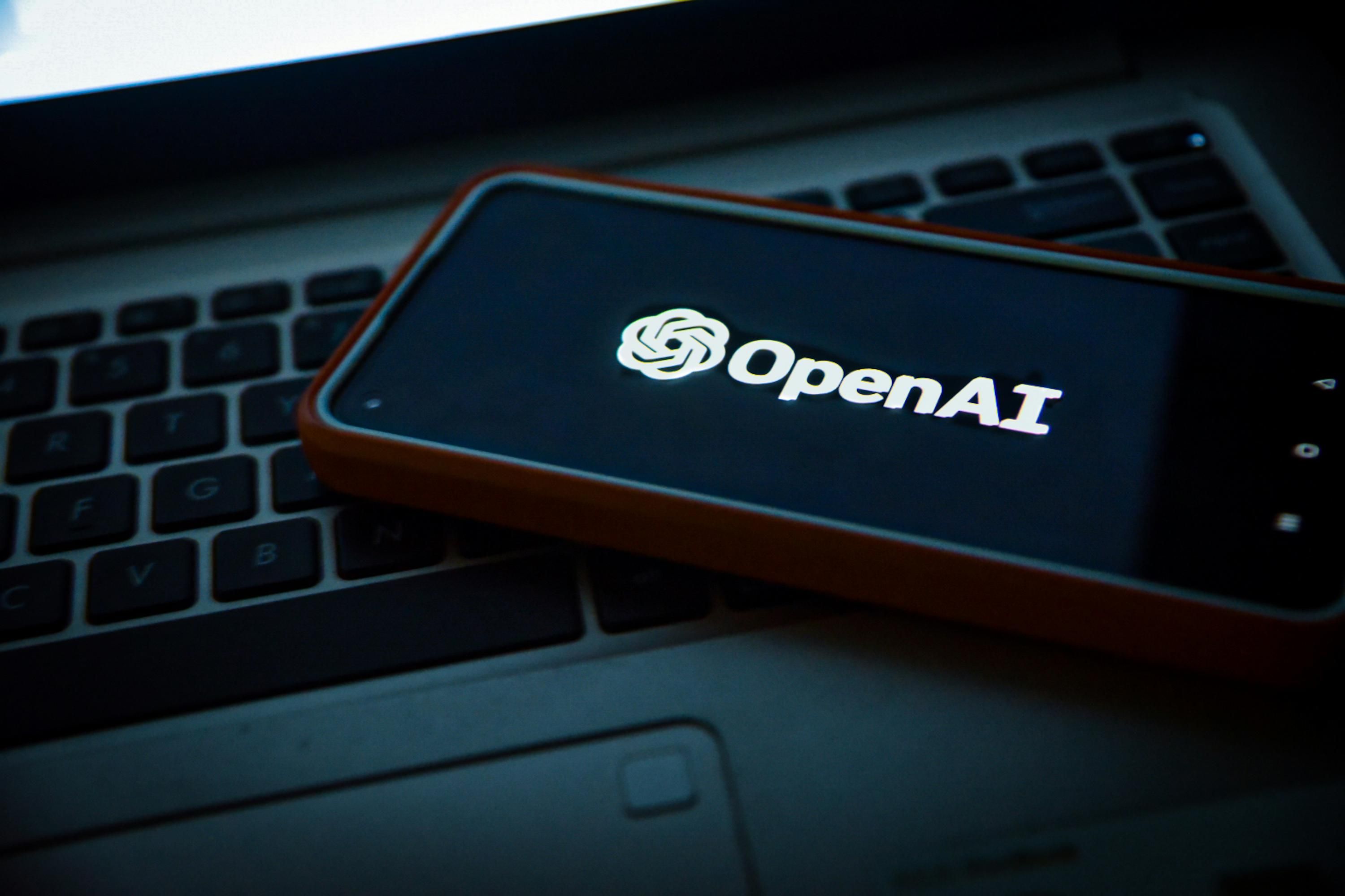 OpenAI обновила ChatGPT после жалоб на опасные советы и зависимость OpenAI обновила ChatGPT после жалоб на опасные советы и зависимость