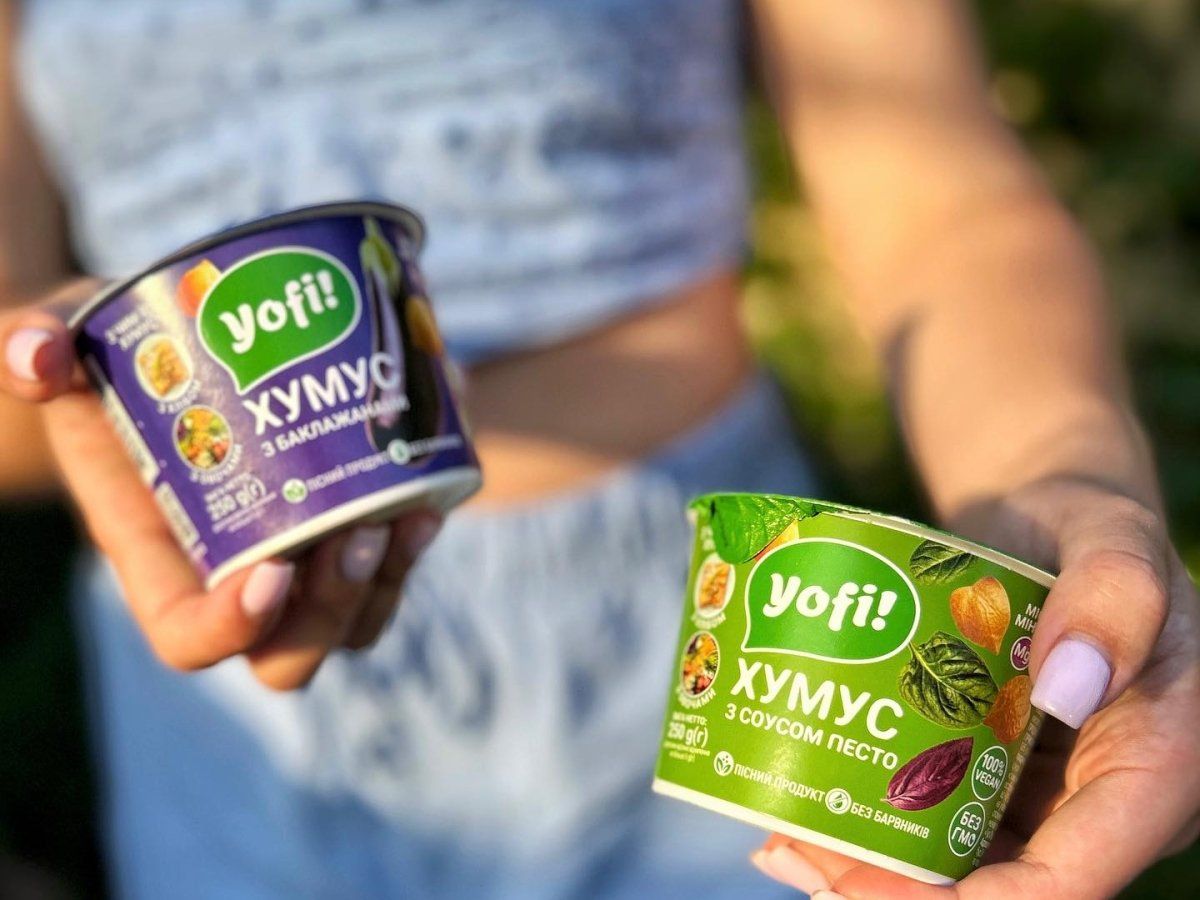 Хумус Yofi повертається у супермаркети - виробництво знищили росіяни Хумус Yofi повертається у супермаркети - виробництво знищили росіяни