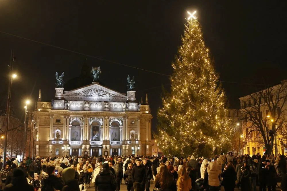 Головна ялинка Львова у 2024 році / фото Львівської міської ради 