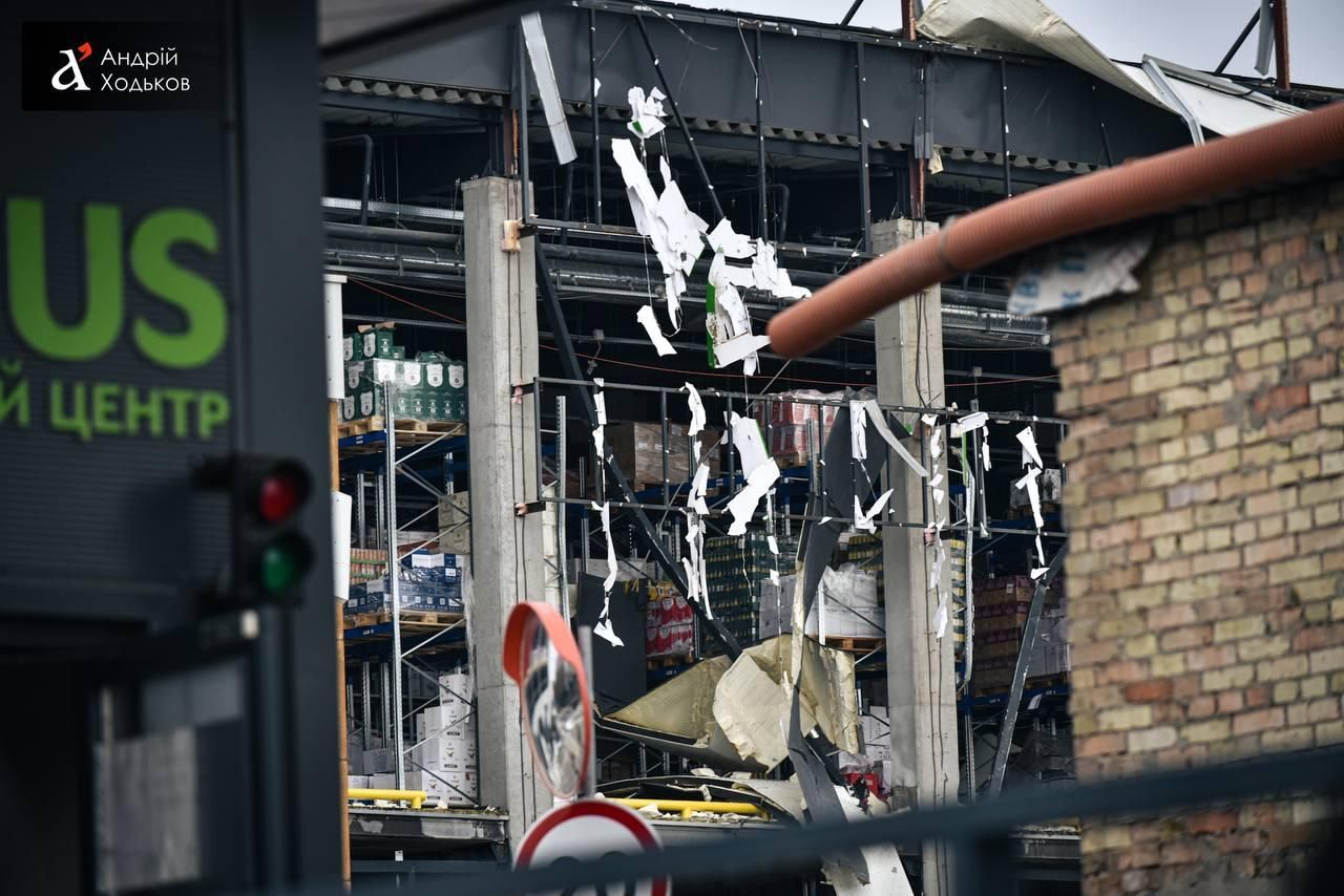 Российский удар повредил хаб сети супермаркетов Novus Российский удар повредил хаб сети супермаркетов Novus