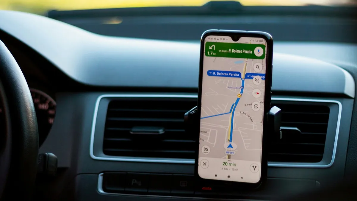 Старий смартфон може стати GPS-навігатором у вашому автомобілі