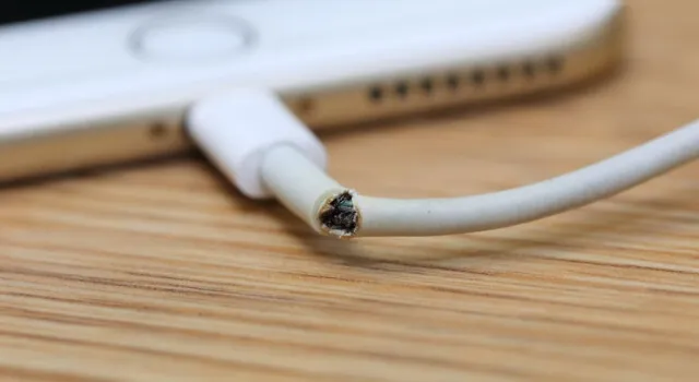 Пошкоджений USB-кабель
