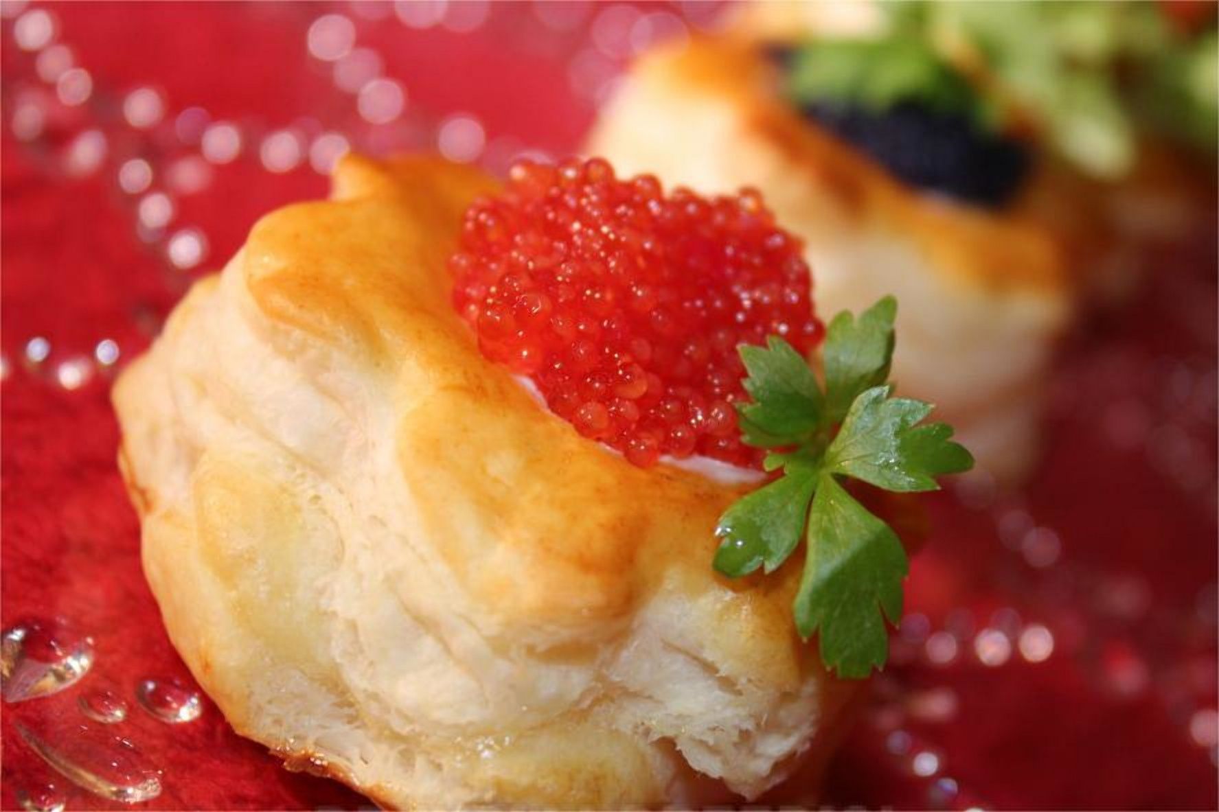Какую закуску приготовить из икры