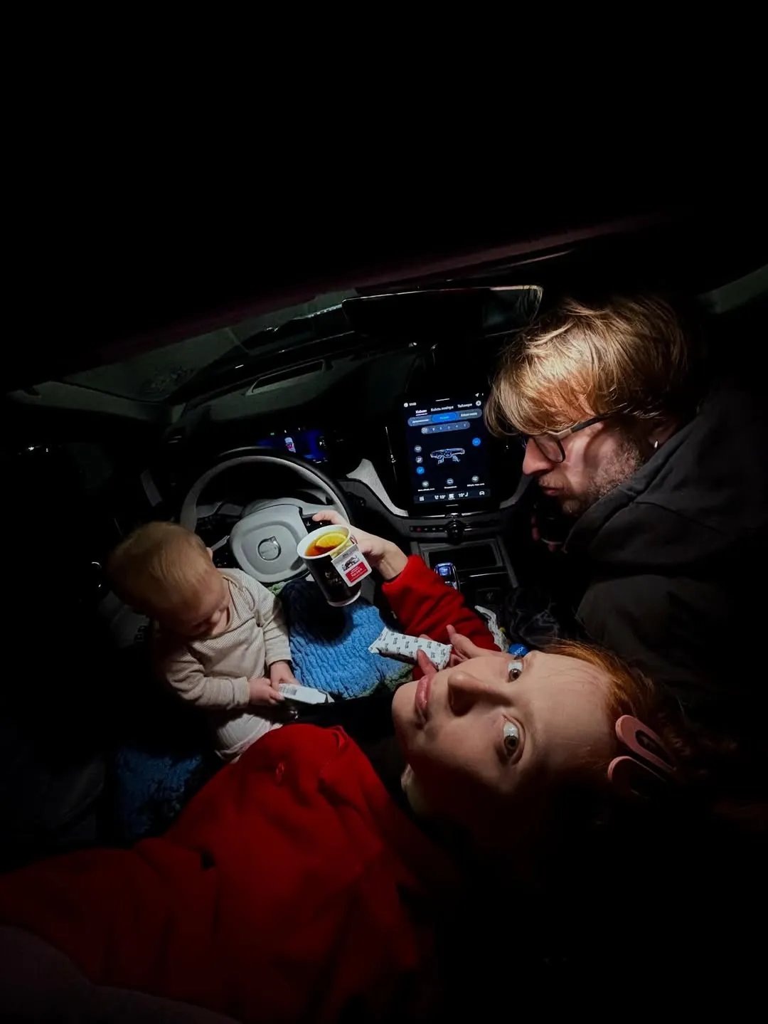 Михайло Матюхін з дружиною і донечкою