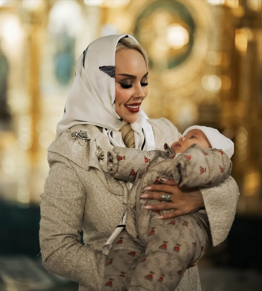 СолоХа втретє стала мамою