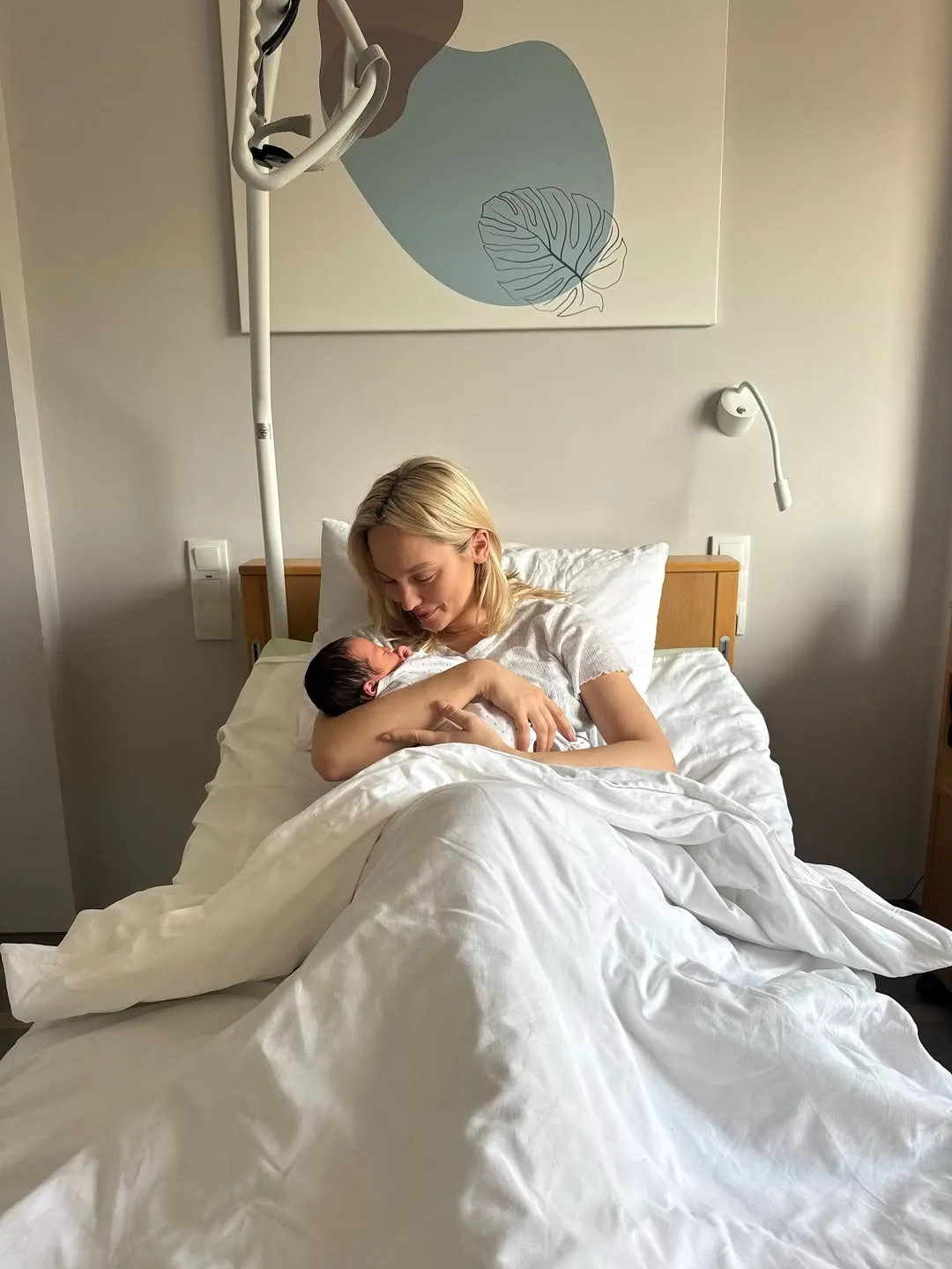 ROXOLANA вперше стала мамою