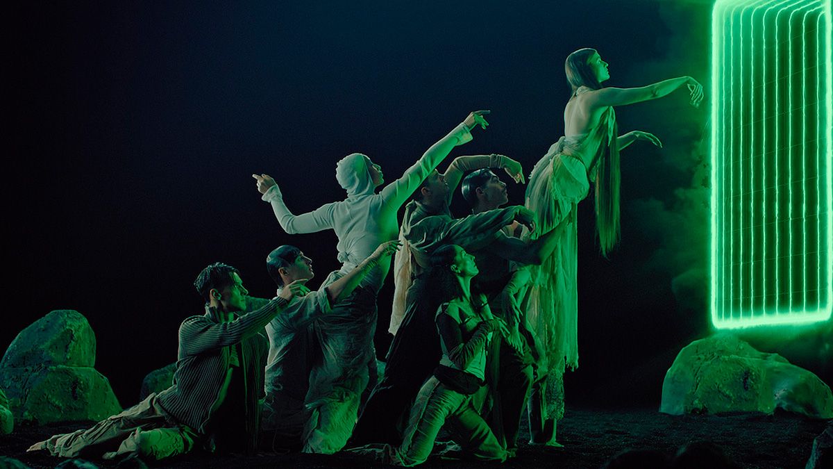 “Від класики до рейву”: новий хіт від Jerry Heil , топ зірки та унікальні пропозиції від ПриватБ - 24 Канал “Від класики до рейву”: новий хіт від Jerry Heil , топ зірки та унікальні пропозиції від ПриватБ - 24 Канал