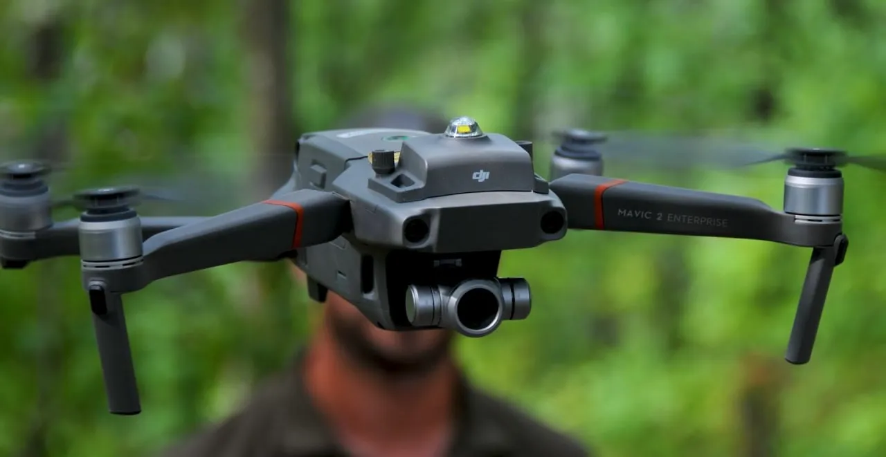 Дрон Mavic, на котором учатся летать в академии Дрон Mavic, на котором учатся летать в академии