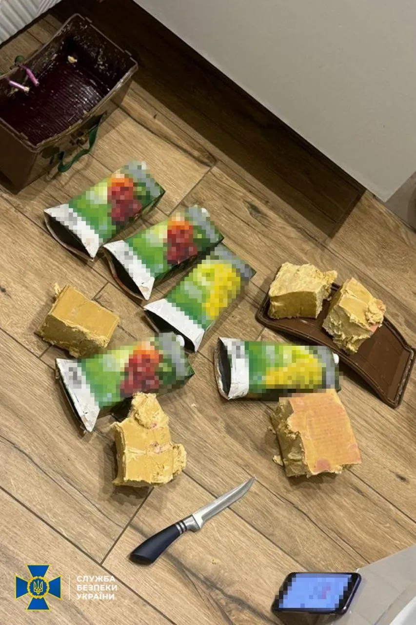 Завербованные подростки готовили взрывные устройства Завербованные подростки готовили взрывные устройства