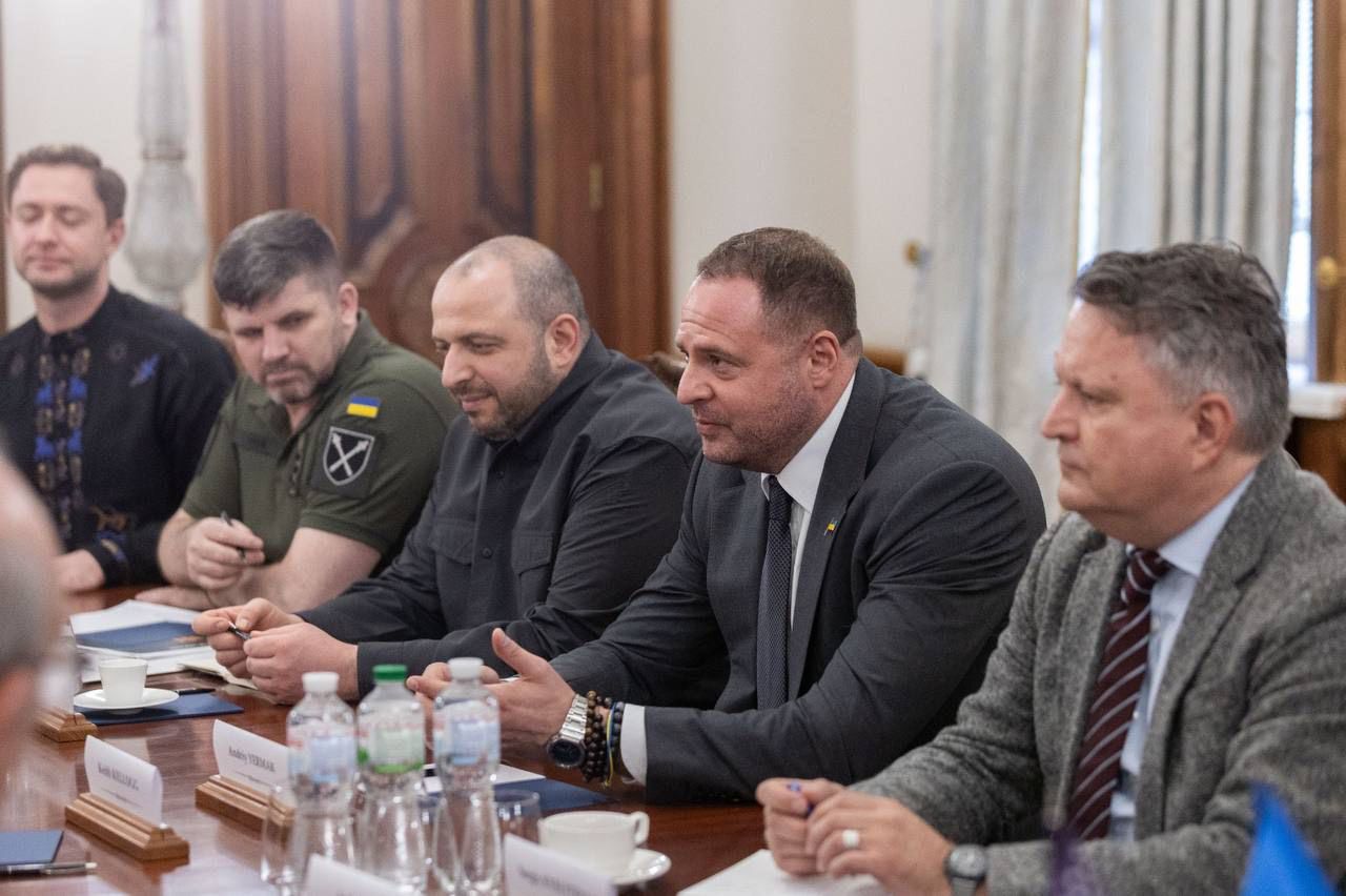 Секретар РНБО Умєров, ексочільник ОПУ Єрмак Секретар РНБО Умєров, ексочільник ОПУ Єрмак