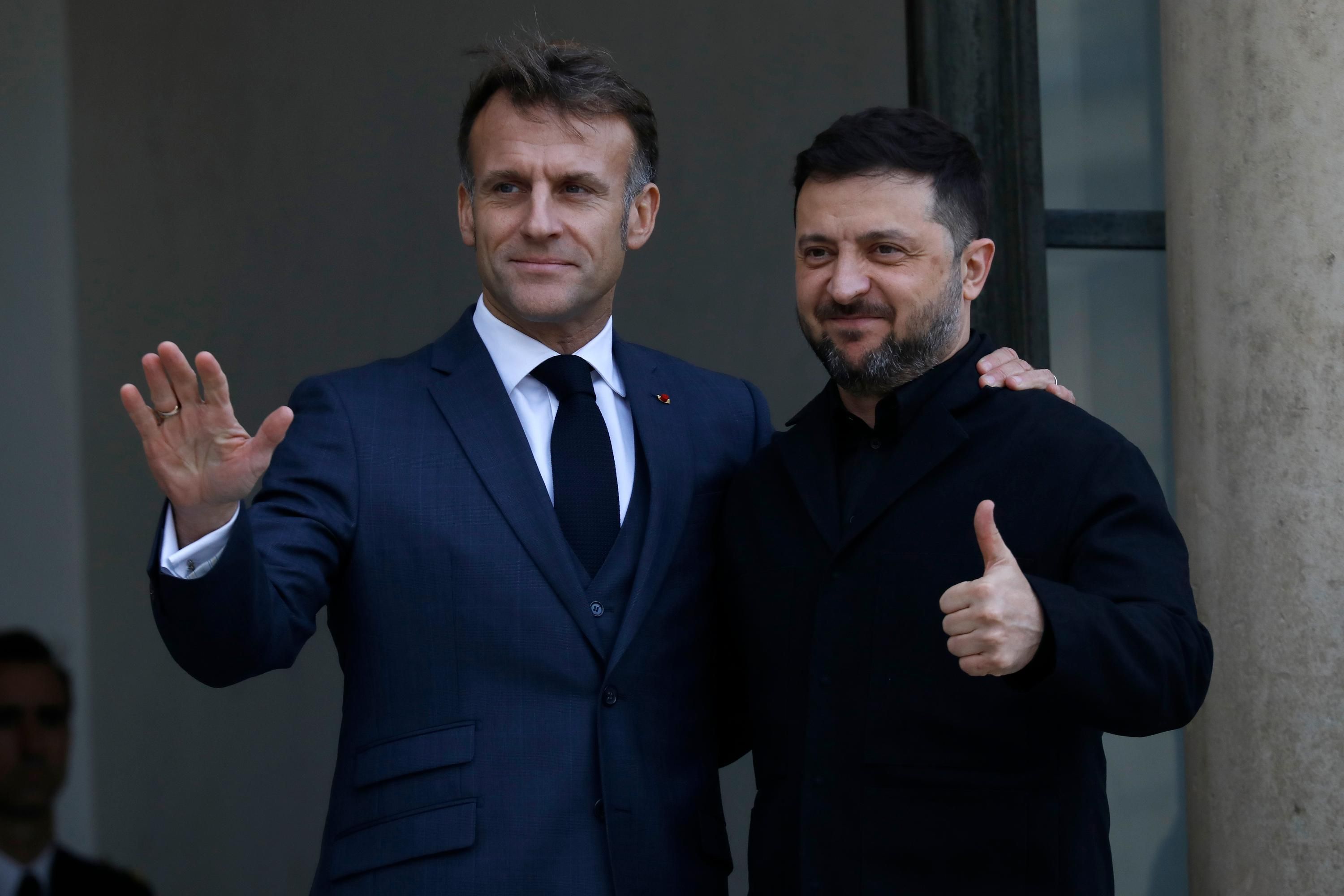 Президент Зеленський і перша леді прибули до Франції, – ЗМІ - 24 Канал Президент Зеленський і перша леді прибули до Франції, – ЗМІ - 24 Канал