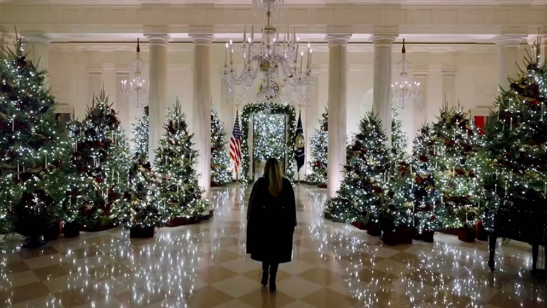 Подготовка к новогодним праздникам в Белом доме стартовала в полную силу