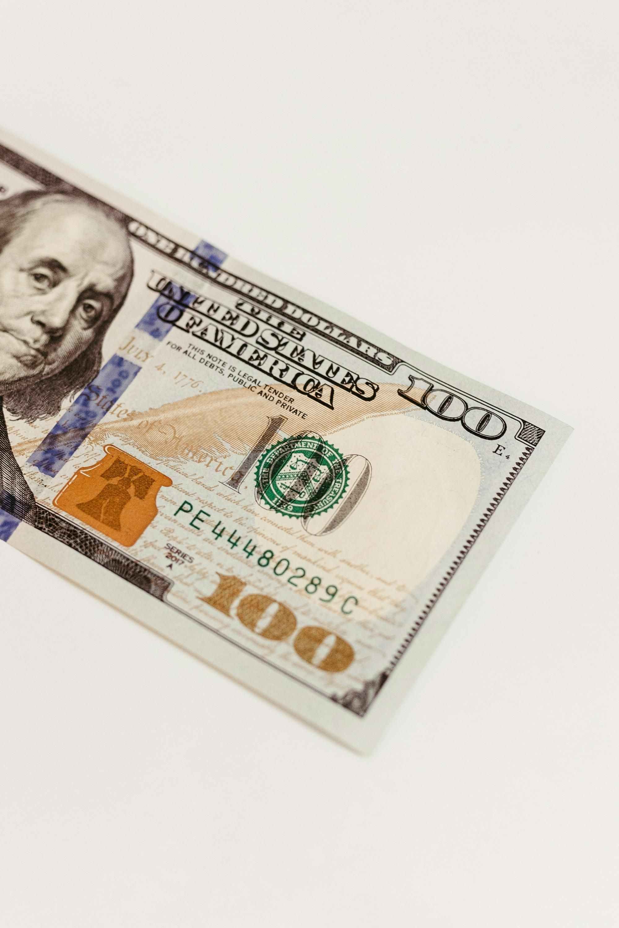 Курс доллара в обменнике - цена выросла, за сколько сдать валюту 3 декабря Курс доллара в обменнике - цена выросла, за сколько сдать валюту 3 декабря