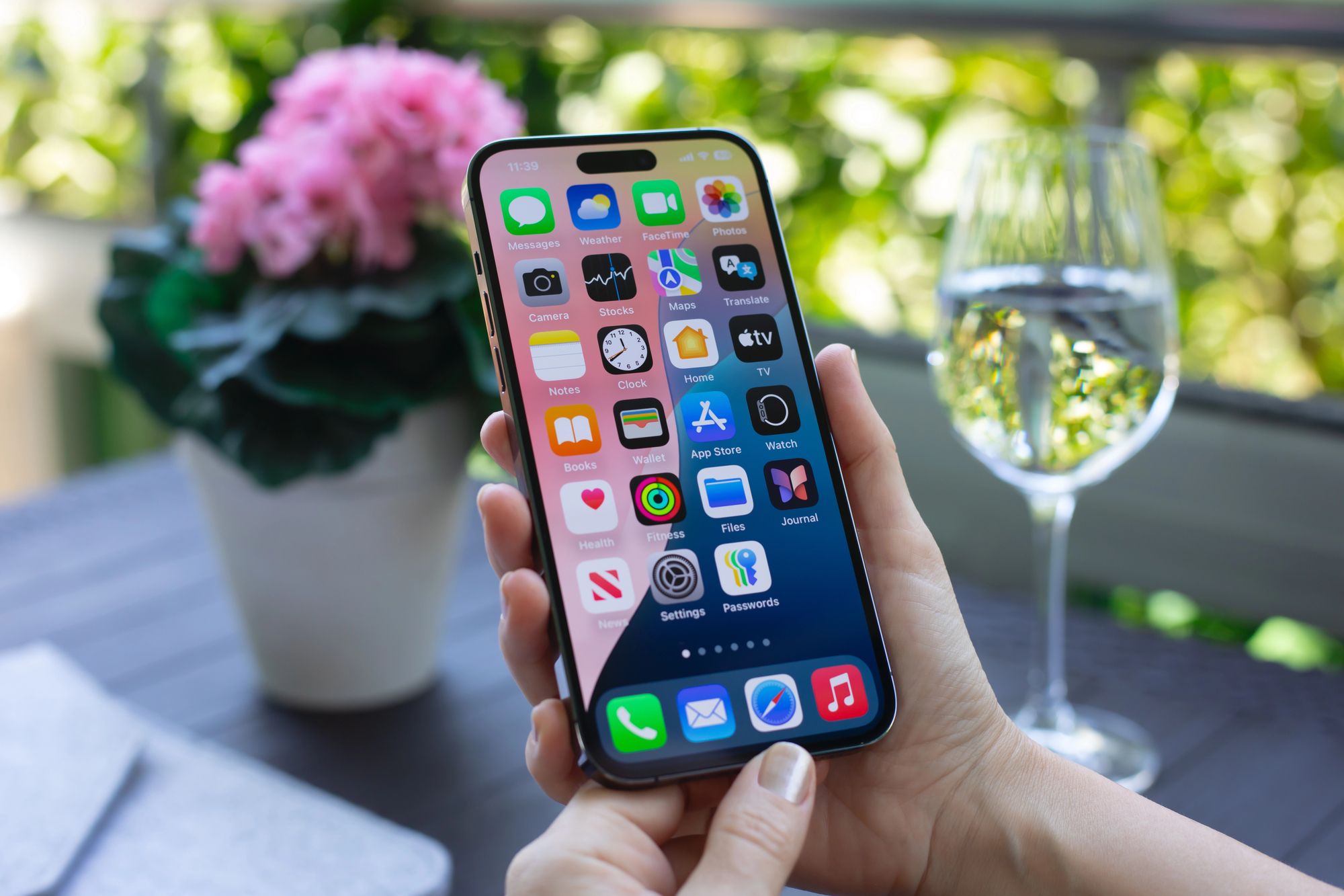 У Messages з'явилися опитування, фони та спільні платежі для груп