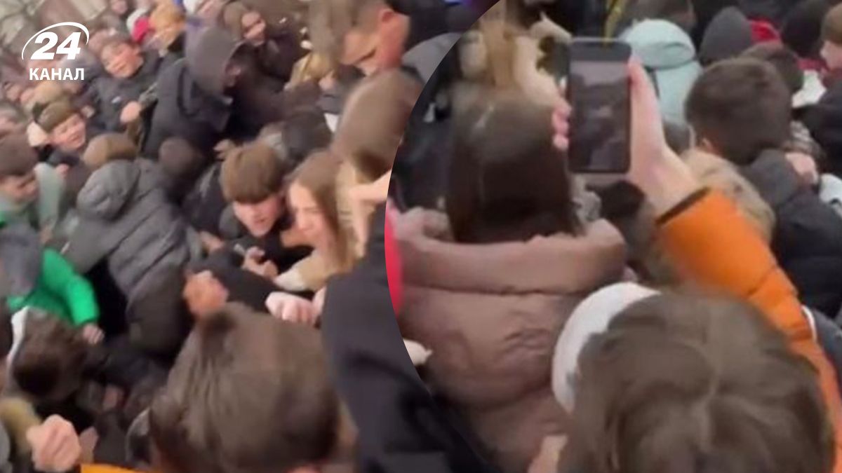 В Тернополе произошла давка во время раздачи бургеров во время раздачи бургеров