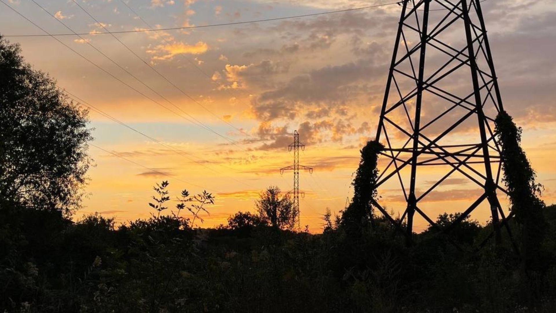 По всей Украине и круглосуточно: какими будут отключения света 4 декабря - 24 Канал