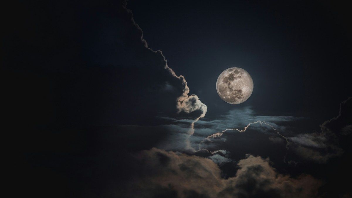 Супермісяць 2025 – коли остання повня року, унікальні особливості явища Супермісяць 2025 – коли остання повня року, унікальні особливості явища