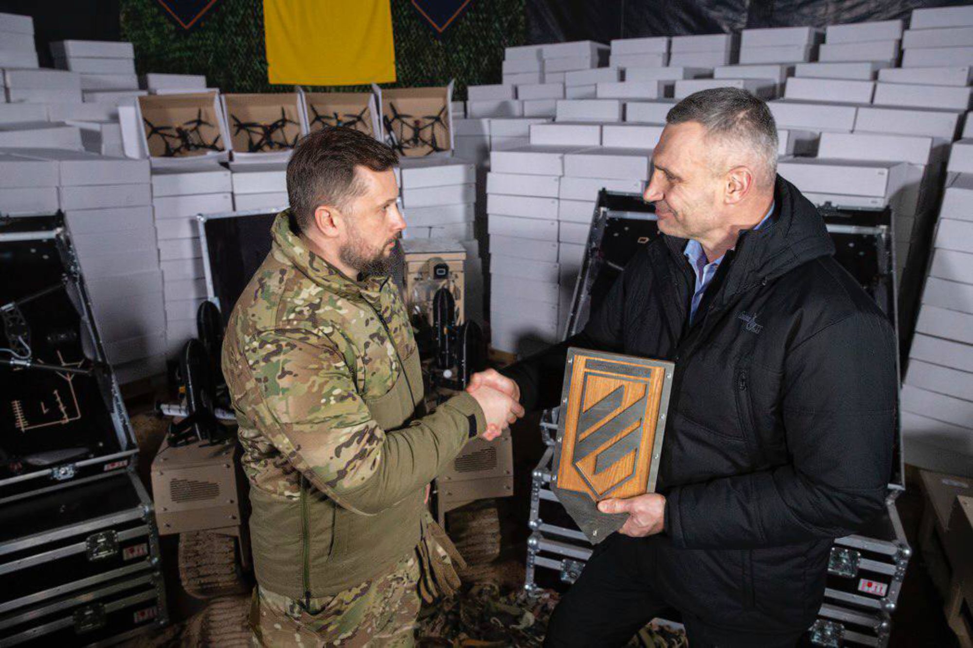 Киев помогает ВСУ