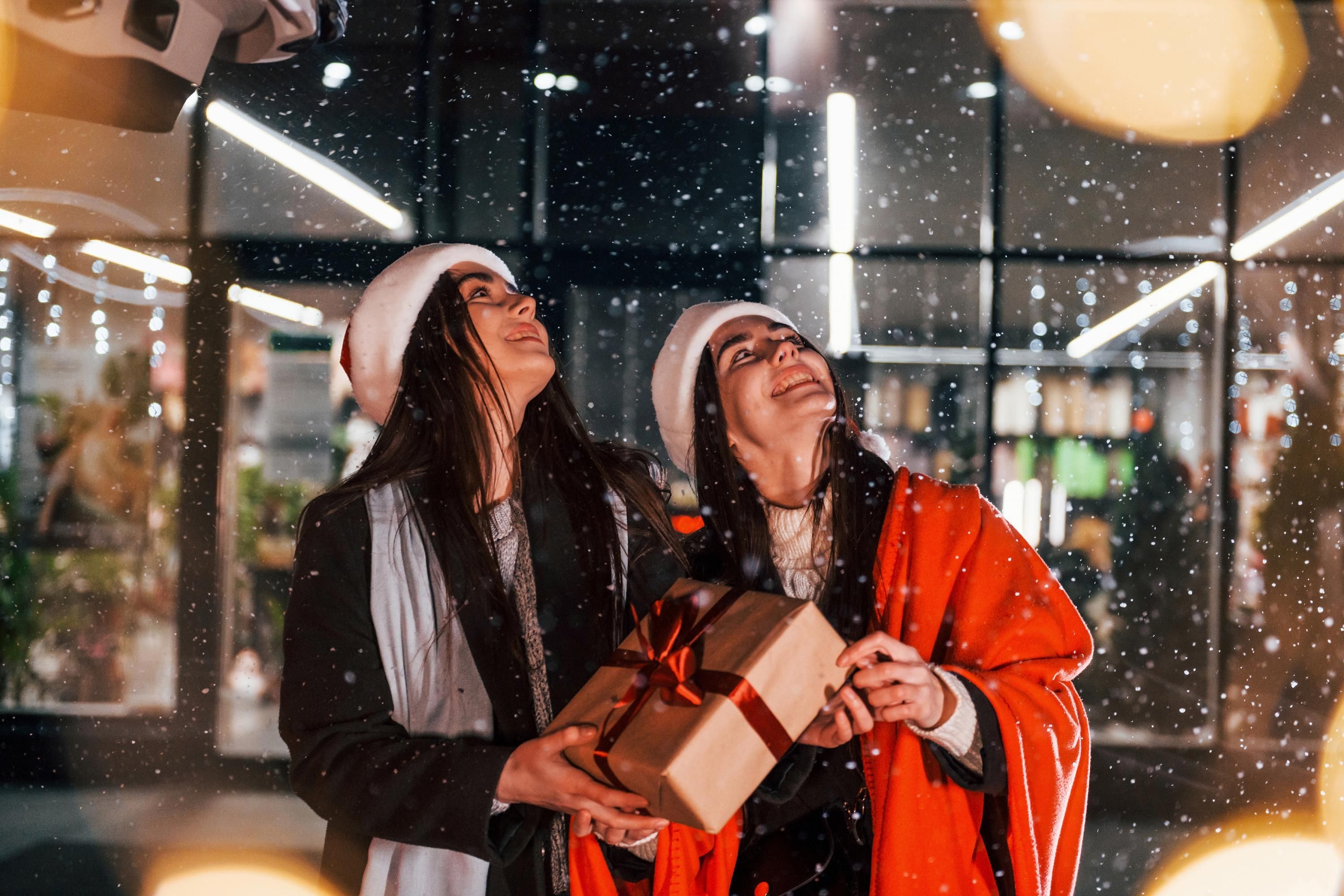 Які подарунки українці найчастіше купують на зимові свята - рейтинг