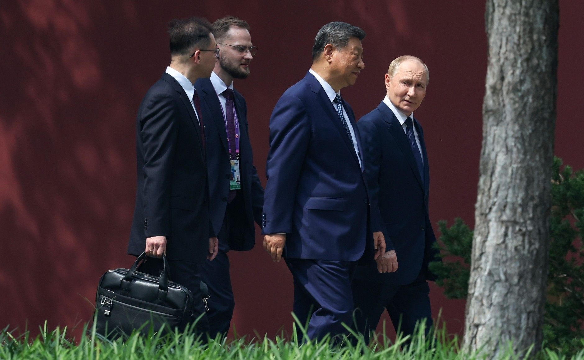 Китайський лідер Сі Цзіньпін, російський диктатор Володимир Путін Китайський лідер Сі Цзіньпін, російський диктатор Володимир Путін