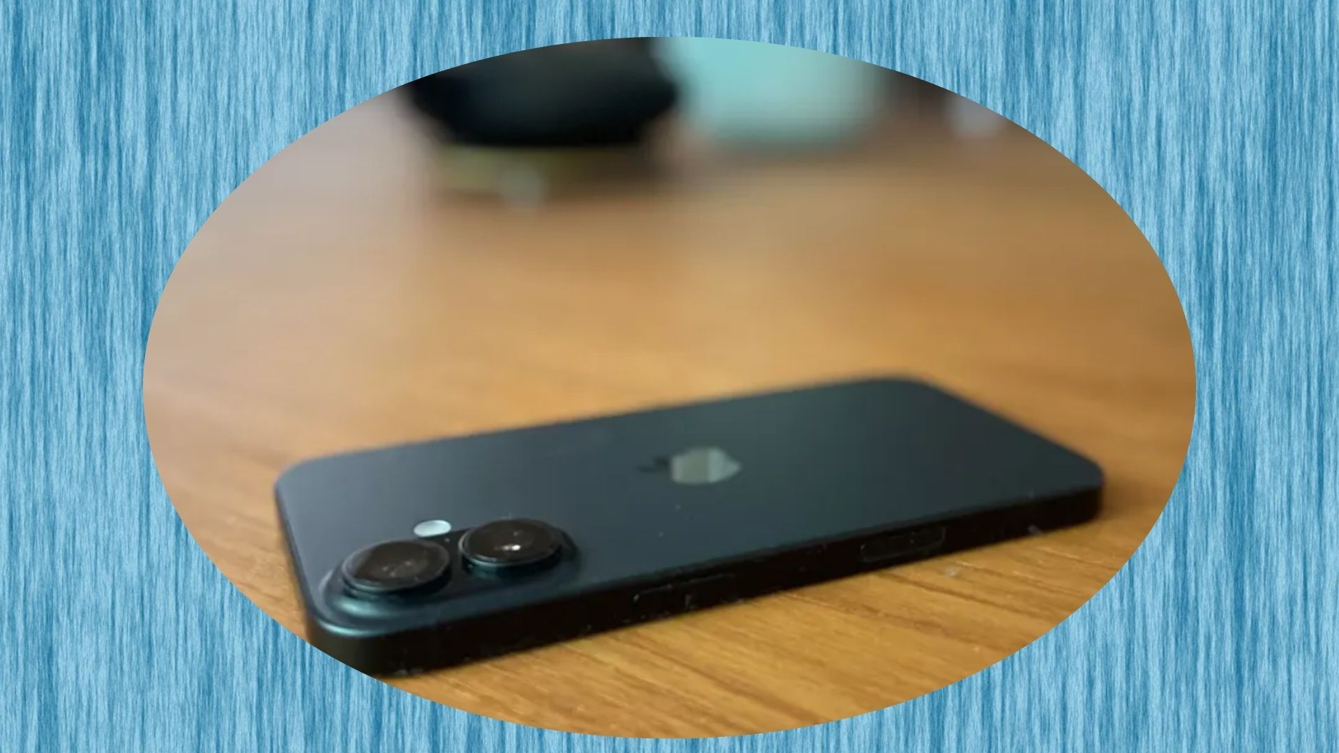 Телефон краще класти екраном донизу