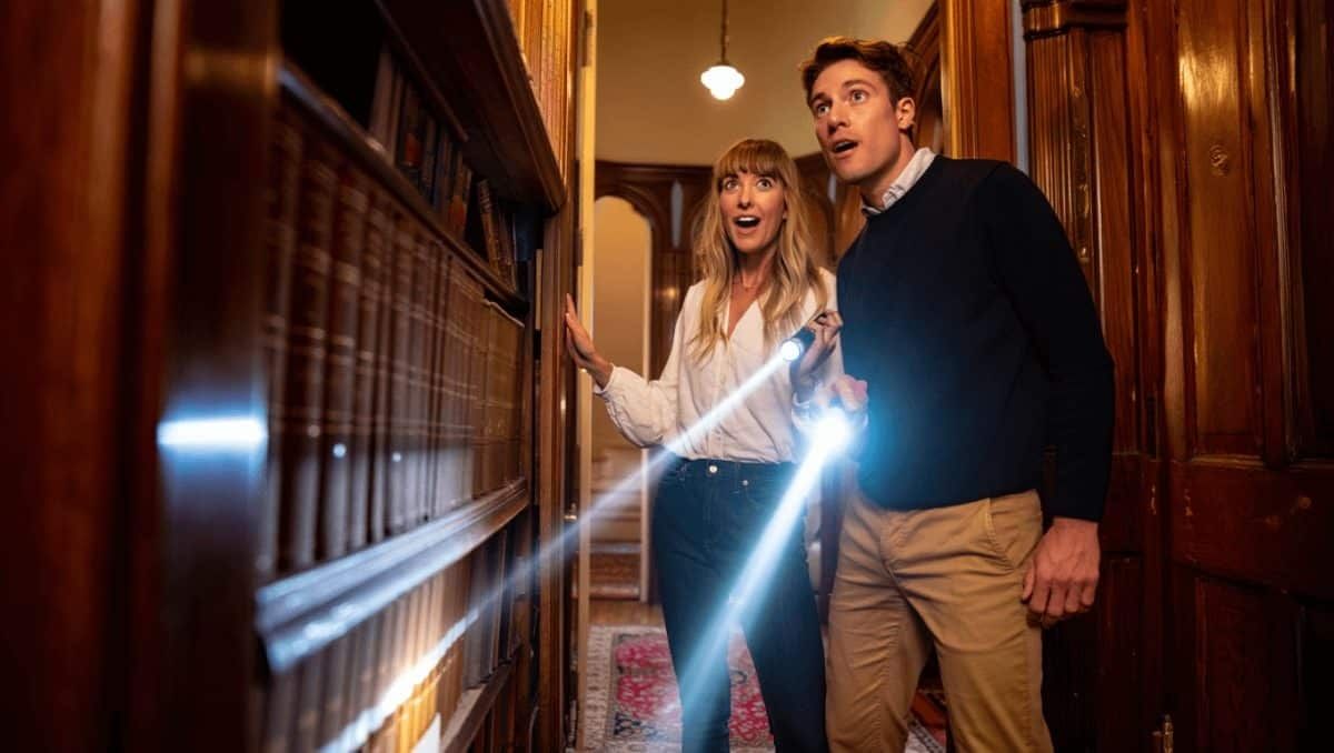 Пара отримала лист від невідомого про знахідки в домі - Нерухомість Пара отримала лист від невідомого про знахідки в домі - Нерухомість