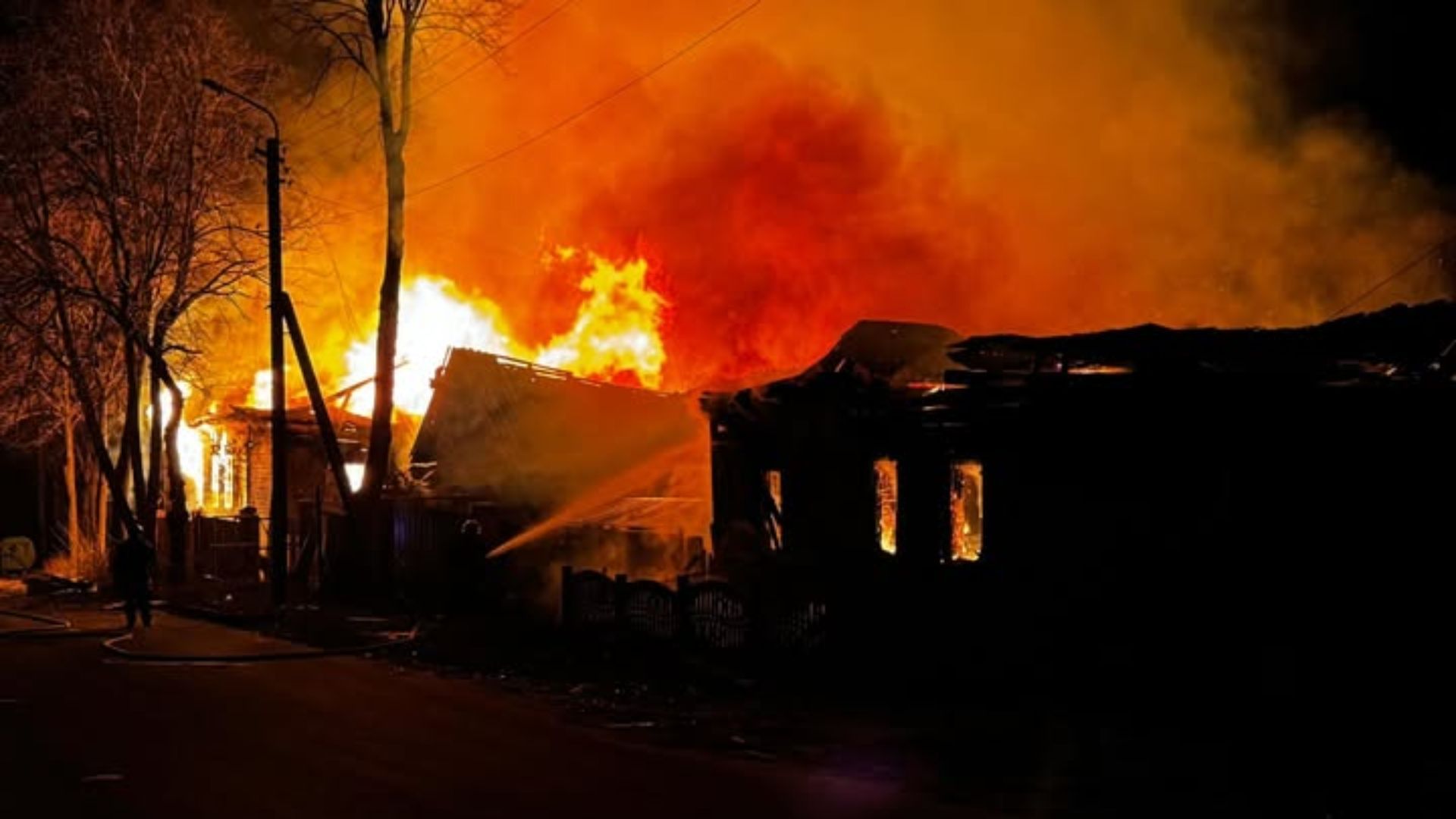 Росія вгатила по Новгород-Сіверському: є жертва, пошкодження райвідділу поліції та будинків - 24 Канал Росія вгатила по Новгород-Сіверському: є жертва, пошкодження райвідділу поліції та будинків - 24 Канал