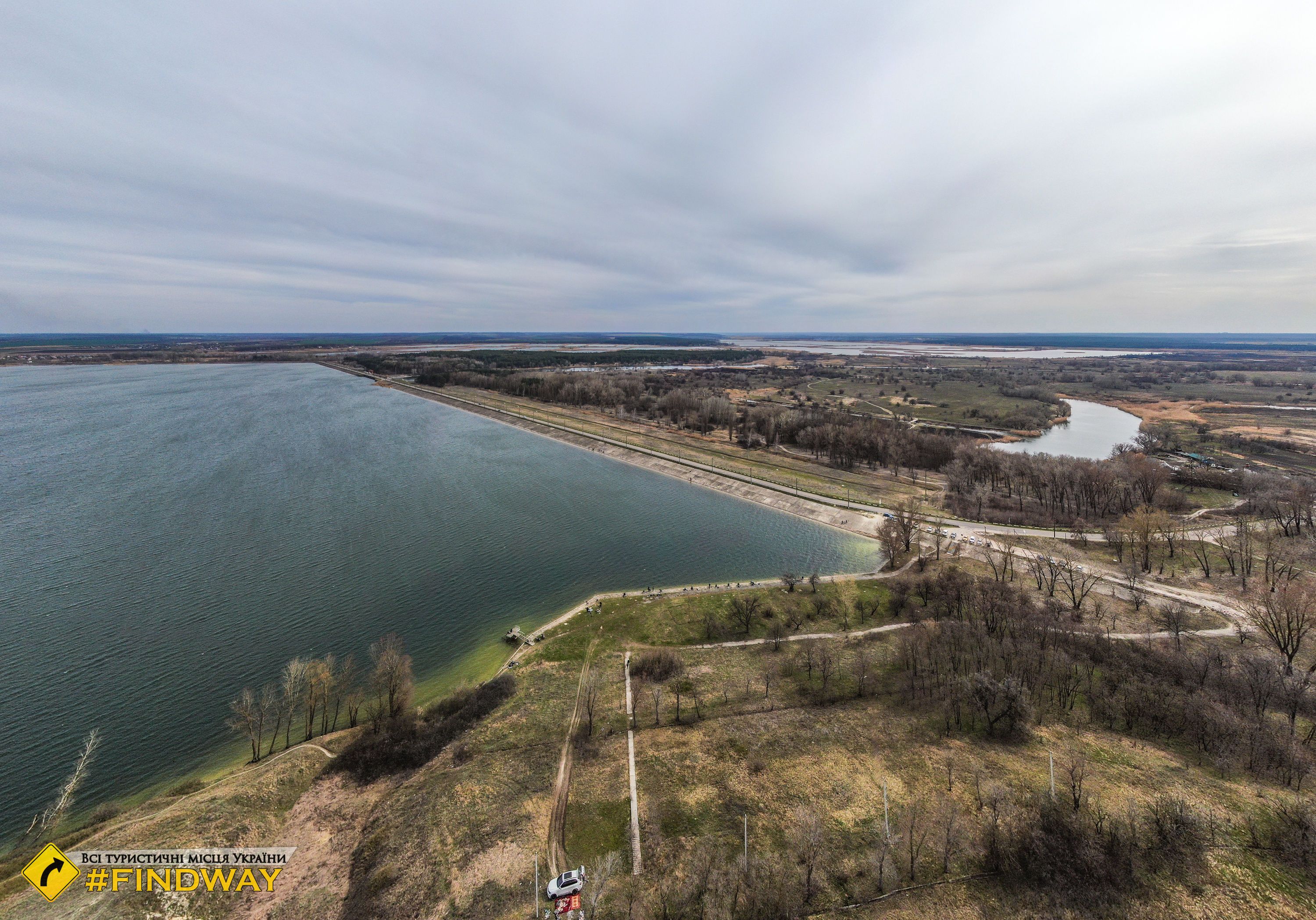 Росіяни завдали удару по греблі Печенізького водосховища на Харківщині Росіяни завдали удару по греблі Печенізького водосховища на Харківщині