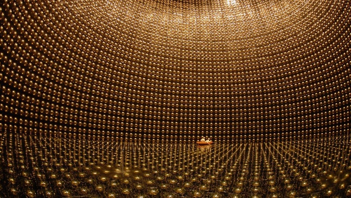 Почему материя победила антиматерию