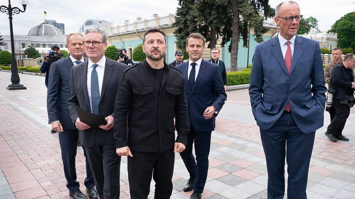 Президент України Зеленський з європейськими лідерами Мерцом, Стармером, макроном, Туском Президент України Зеленський з європейськими лідерами Мерцом, Стармером, макроном, Туском