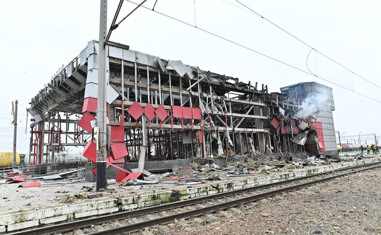 Росія знищила залізничний вокзал у Фастові