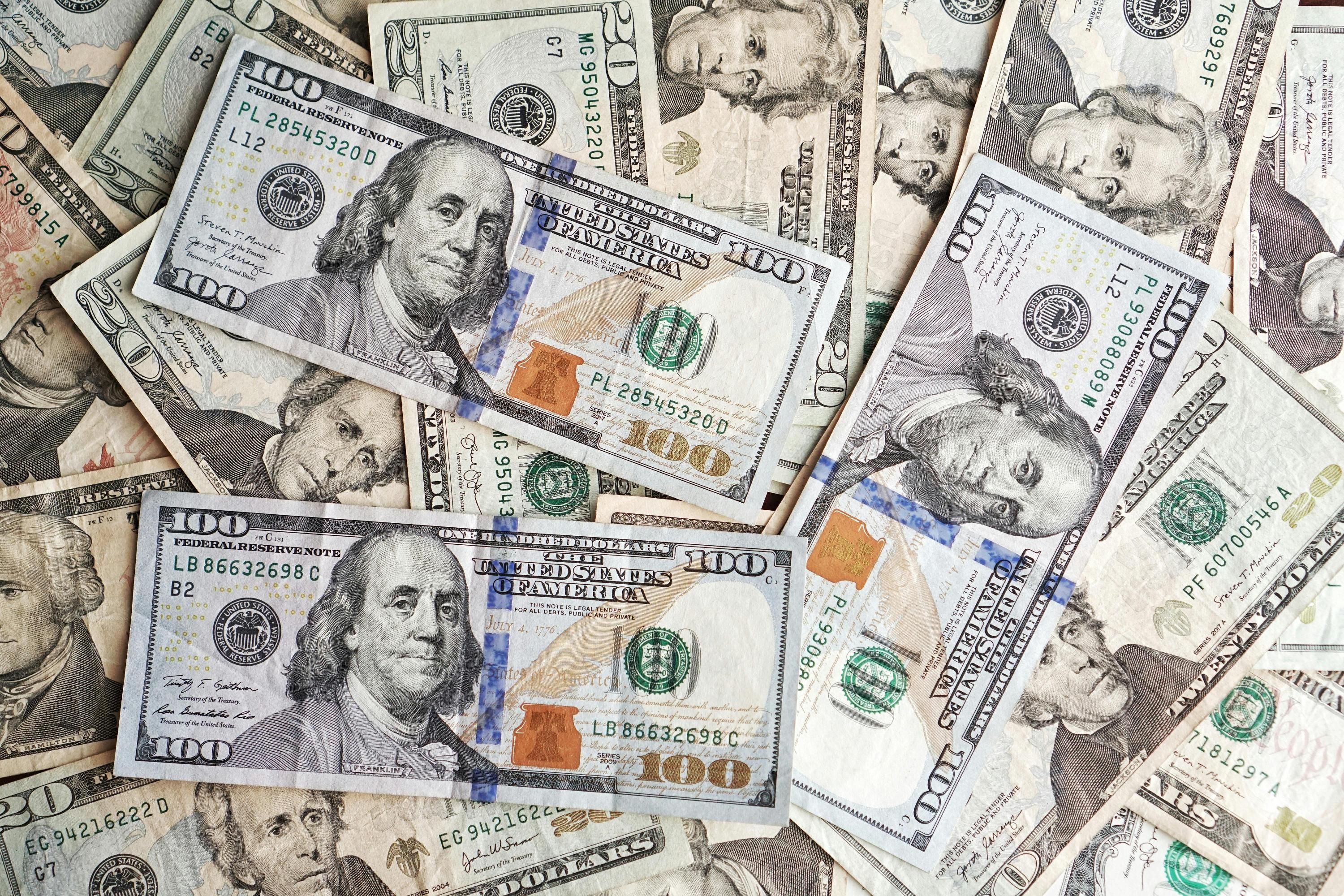 Курс долара обвалився 8 грудня - скільки коштує валюта, чи долар по 42 гривні Курс долара обвалився 8 грудня - скільки коштує валюта, чи долар по 42 гривні