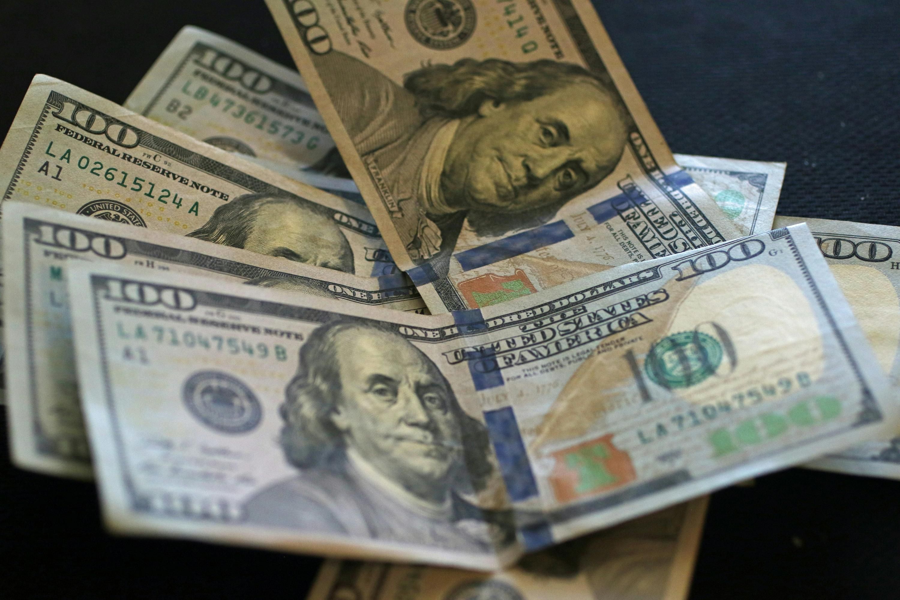 Курс доллара подорожал в обменниках - какой курс доллара, выгоден ли доллар 10 декабря Курс доллара подорожал в обменниках - какой курс доллара, выгоден ли доллар 10 декабря