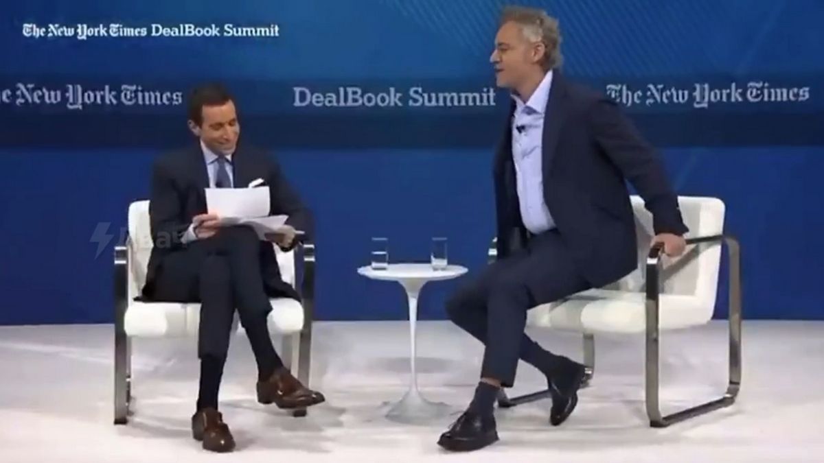 Дивна поведінка директора Palantir викликала підозри у глядачів Дивна поведінка директора Palantir викликала підозри у глядачів