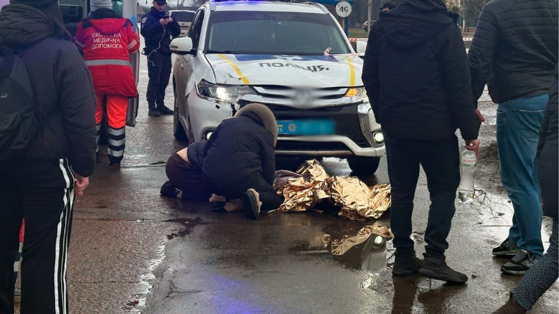 Полицейские насмерть сбили ребенка на переходе в Прилуках: его мать госпитализировали - 24 Канал Полицейские насмерть сбили ребенка на переходе в Прилуках: его мать госпитализировали - 24 Канал