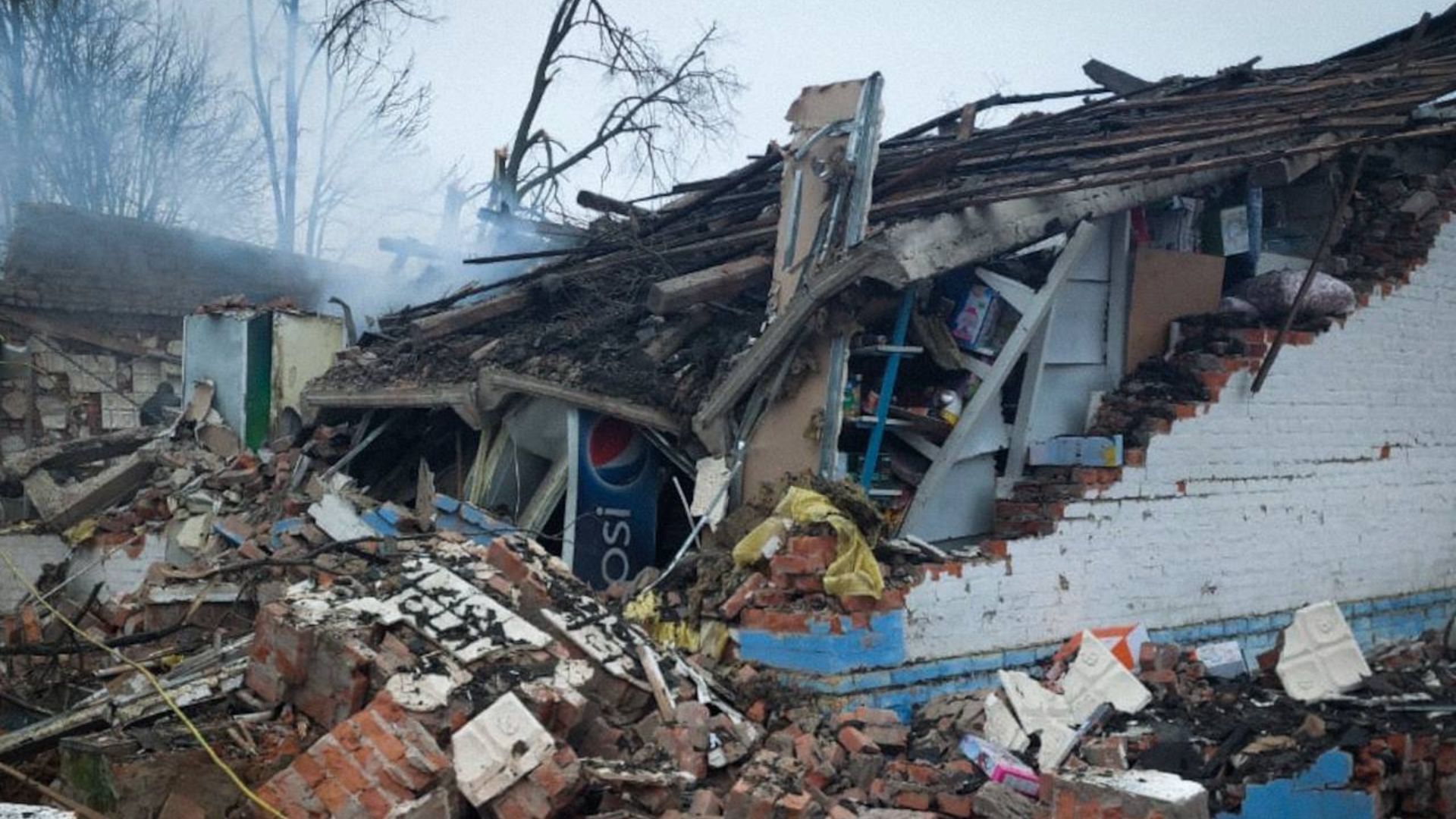 Россияне ударили УАБом по магазину в Сумской области Россияне ударили УАБом по магазину в Сумской области