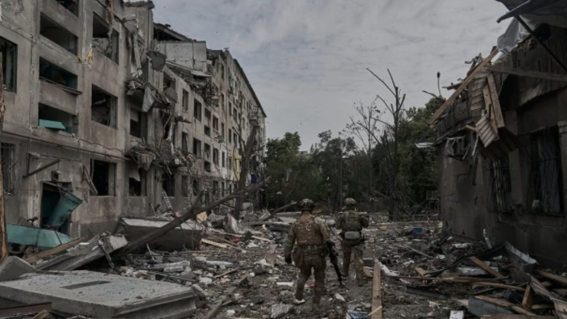 Зруйнований Покровськ, який продовжують атакувати росіяни