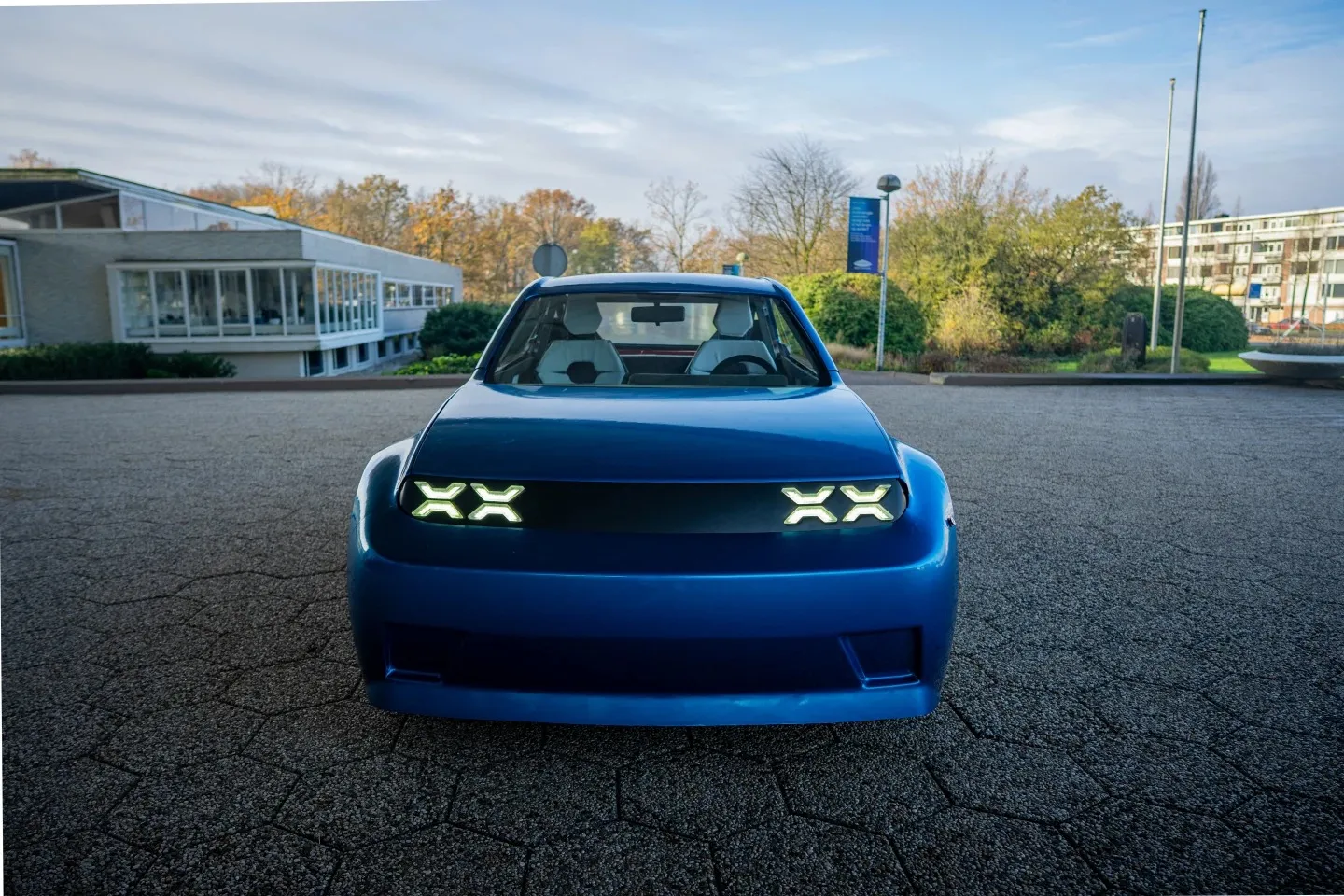 Автомобіль ARIA Автомобіль ARIA