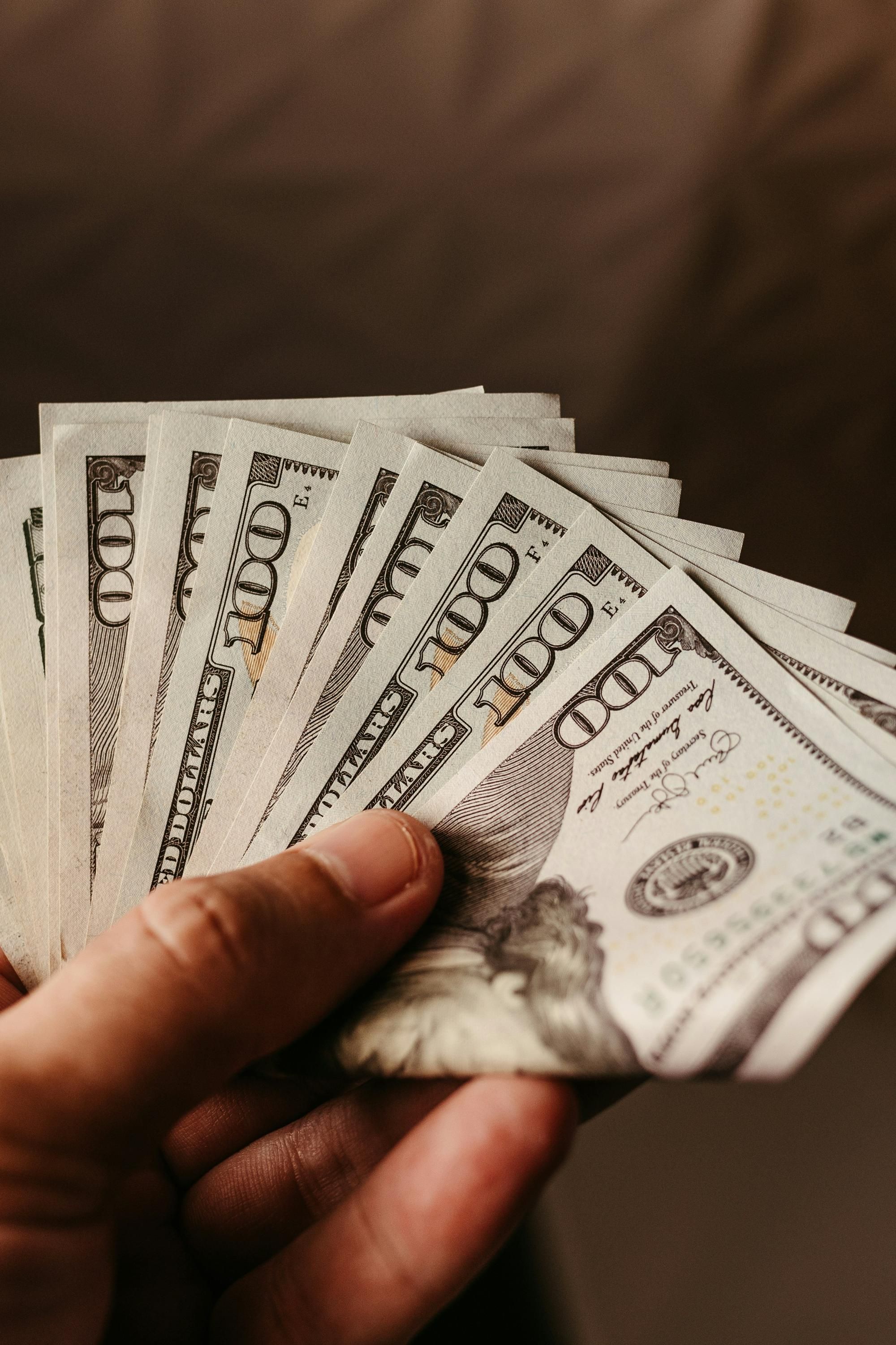 Курс доллара вырос 15 декабря - какая цена валюты сегодня, где стоит сдавать доллар Курс доллара вырос 15 декабря - какая цена валюты сегодня, где стоит сдавать доллар