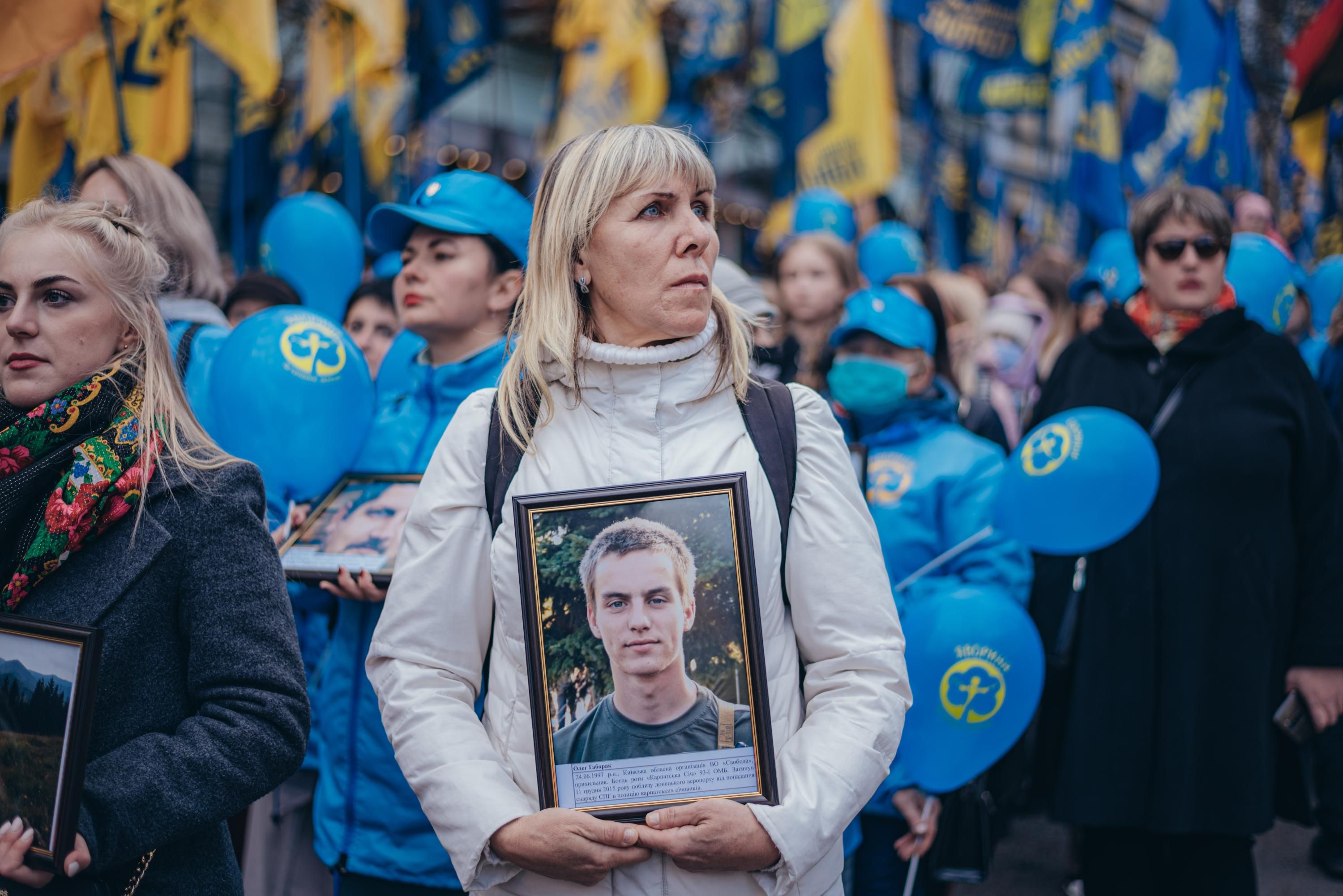 Украина ведет переговоры о поддержке семей погибших военных Украина ведет переговоры о поддержке семей погибших военных