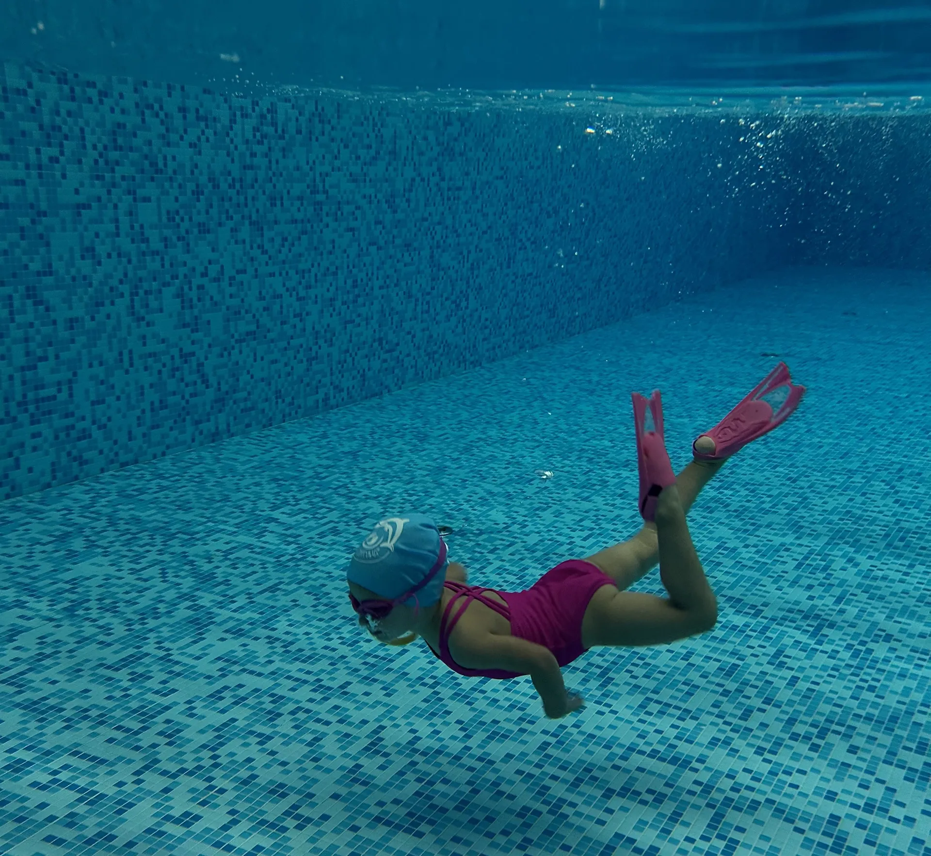 Аврора Гомонай рекорд плавання під водою в ластах рекорд України Аврора Гомонай рекорд плавання під водою в ластах рекорд України