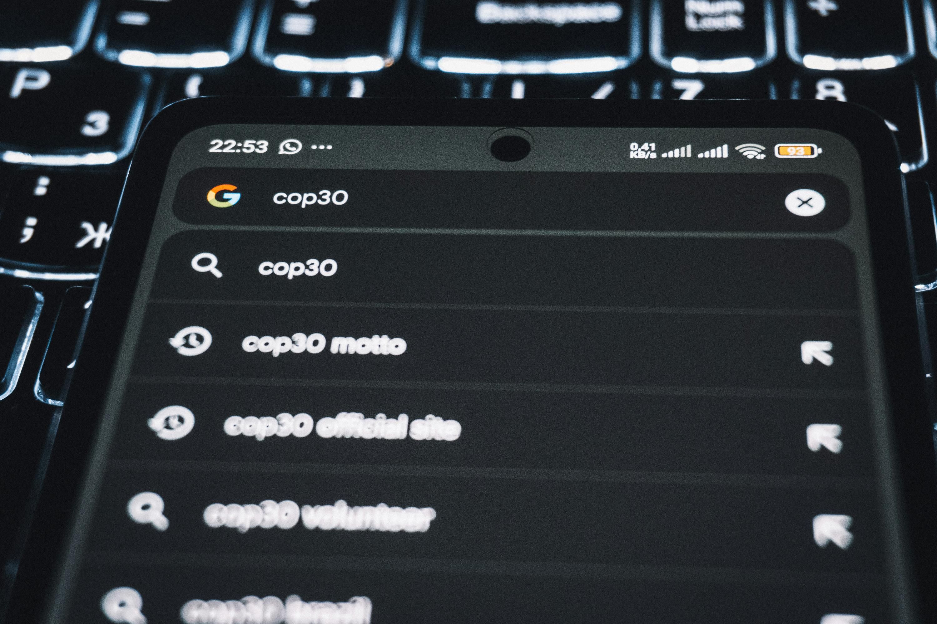 У пошуку Google з'явилася кнопка для запитів до ШІ з файлами