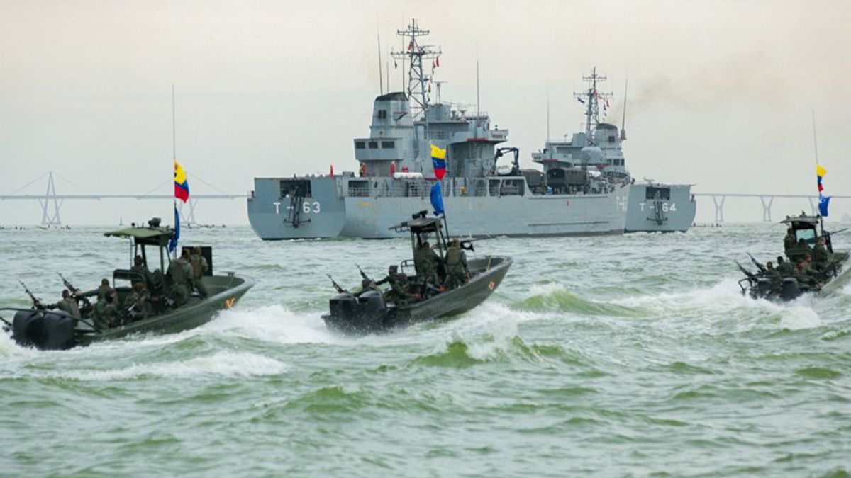 Венесуела вивела свої військові кораблі у море