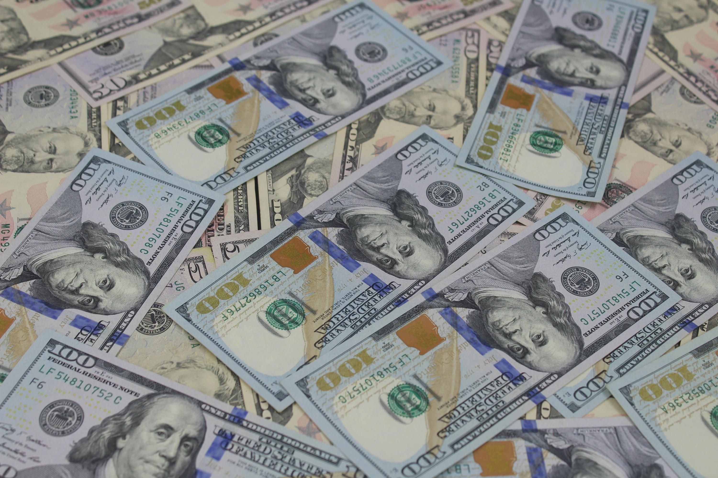 Курс долара виріс 18 грудня - євро по 50 гривень, долар в обмінниках подорожчав, який курс сьогодні Курс долара виріс 18 грудня - євро по 50 гривень, долар в обмінниках подорожчав, який курс сьогодні