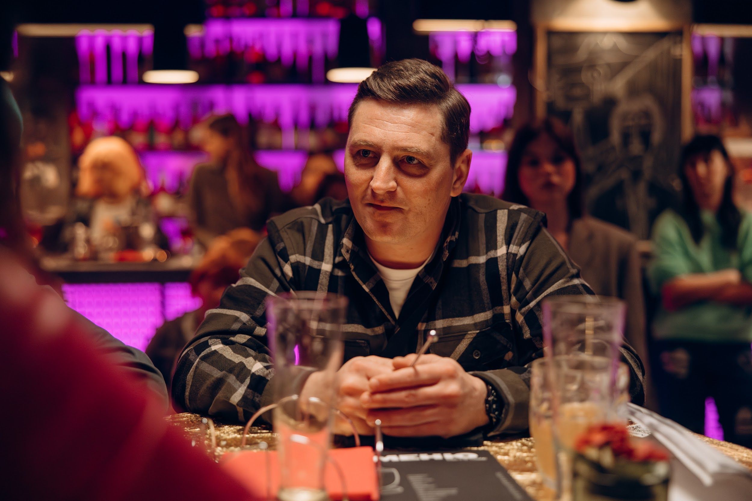 Вячеслав Довженко в сериале "Пряча бывшую"
