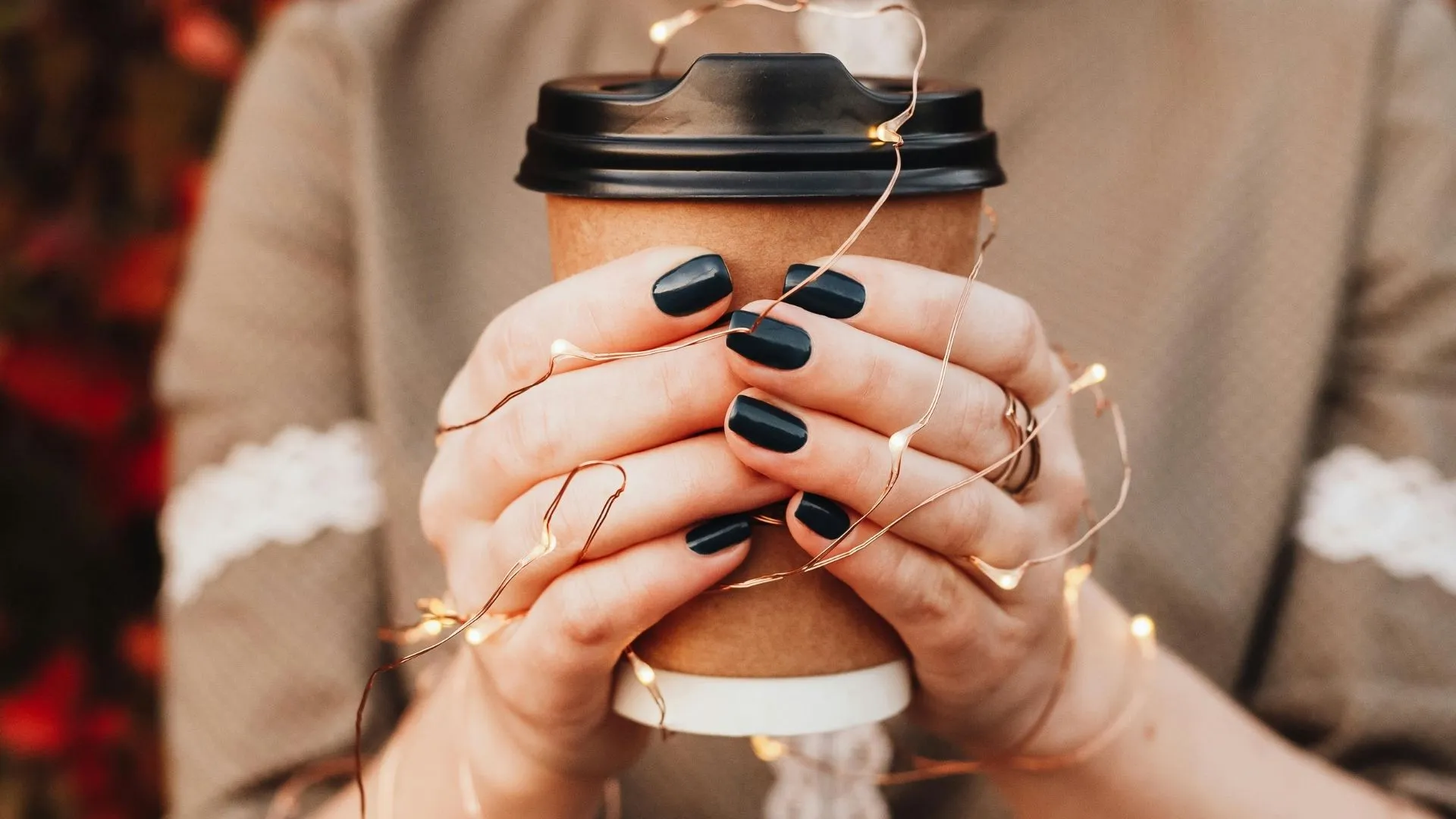 Який колір нігтів обрати на Новий рік 2026 Який колір нігтів обрати на Новий рік 2026