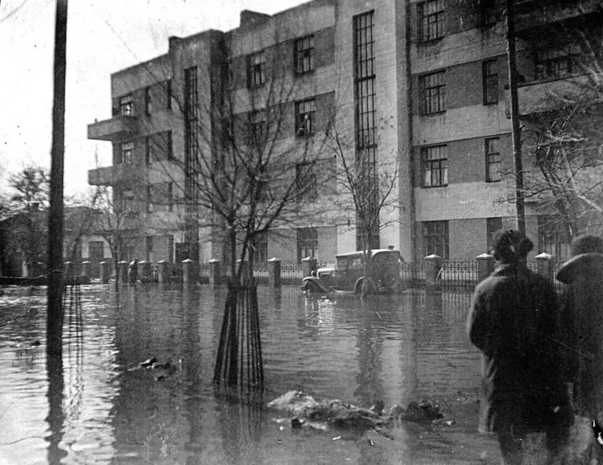 Дома во время затопления / фото Дома во время затопления / фото
